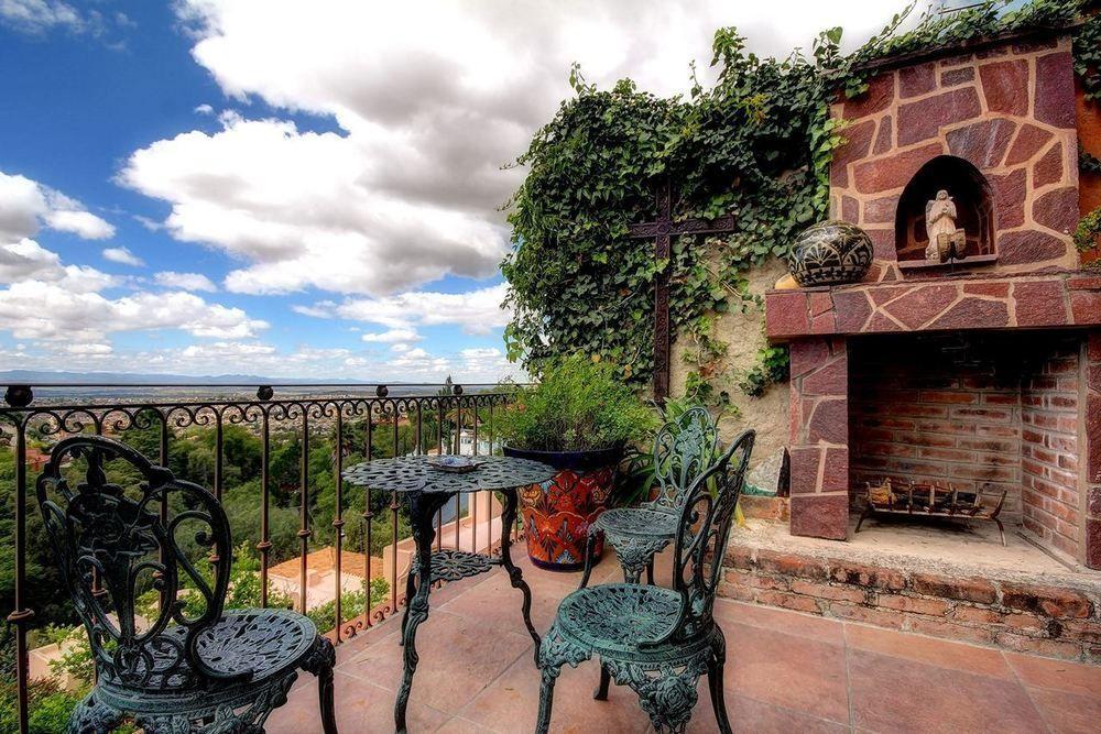Hotel Boutique Casa Angelitos Альенде Экстерьер фото